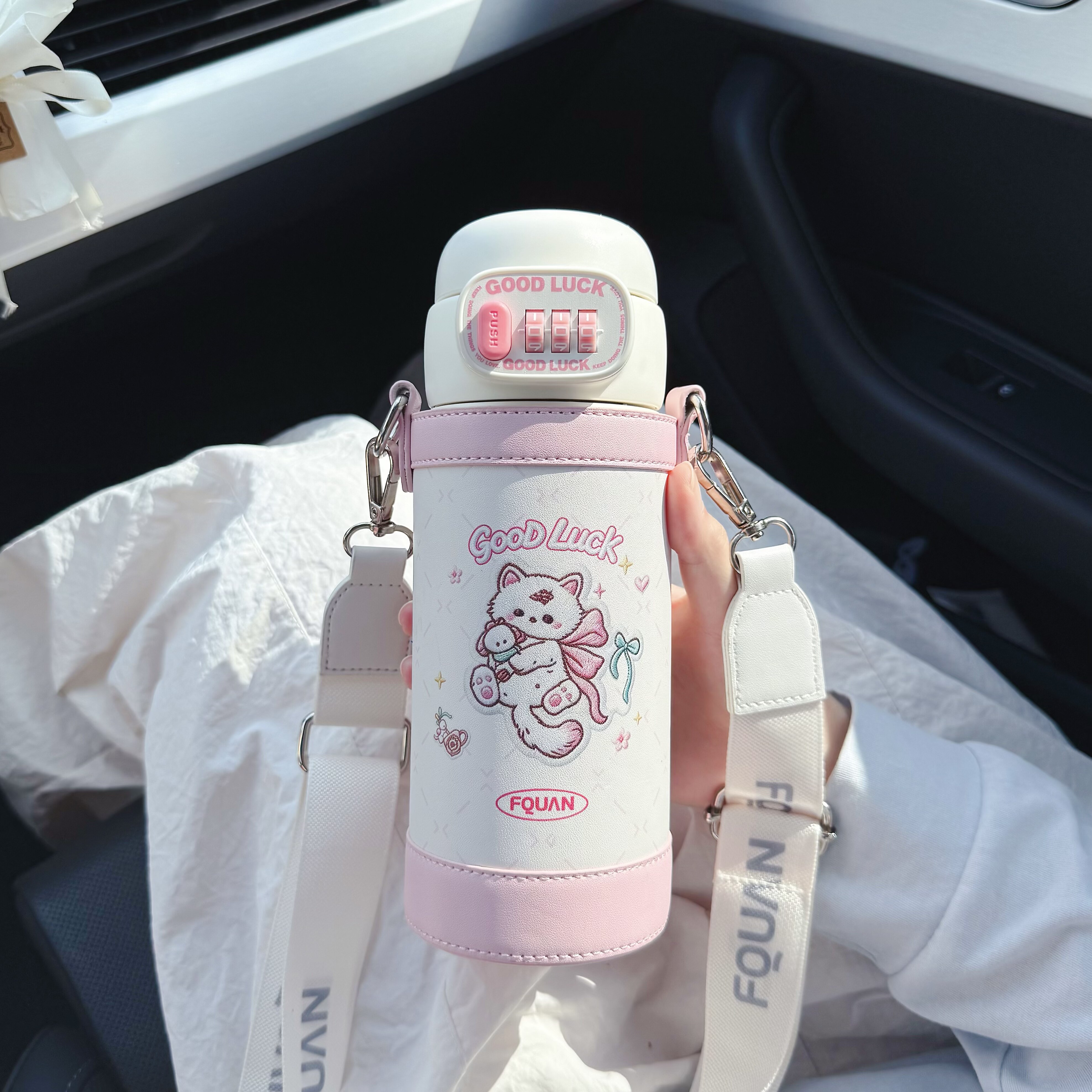高颜值密码锁水杯儿童上学专用杯