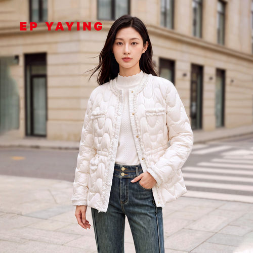 雅莹小香风轻薄短款羽绒服