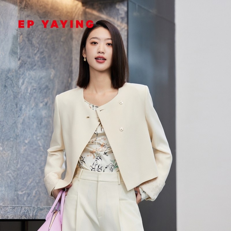 EP雅莹女装 桑蚕丝提花绵羊毛米白毛呢短外套 商场同款 1203A