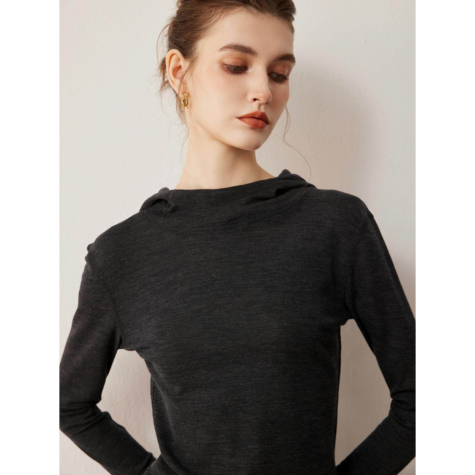 ROUMIKL法式高端精纺纯连帽针织衫女灰色薄款修身打底衫毛衣保暖