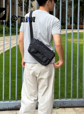 FILA斐乐 HERITAGE正黑色男子商务通勤单肩斜挎包F13M538102FBK