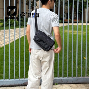 FILA斐乐 HERITAGE正黑色男子商务通勤单肩斜挎包F13M538102FBK