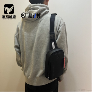 FILA斐乐 黑色男子运动休闲胸包手提单肩斜挎包A13M321101F