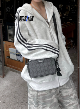 FILA斐乐 WHITE 黑色女子时尚通勤小方包斜挎单肩包F13W443161FBK