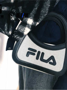 FILA斐乐 黑色女子时尚旅行单肩包斜挎包手提包F13W338164F-BK