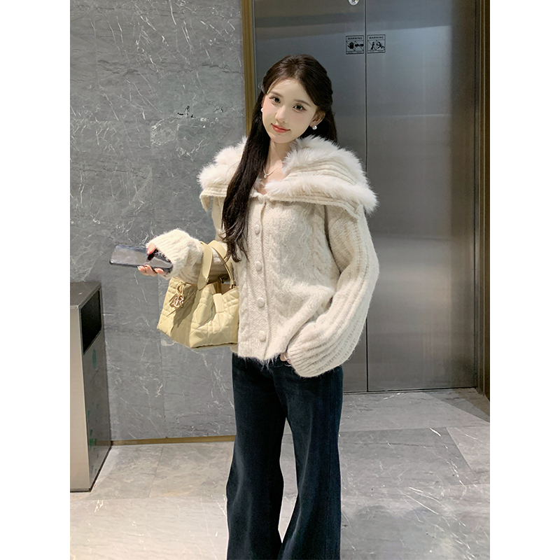 SHAOER【九尾狐】时尚设计感海军领藏肉软糯针织衫女S725X19636