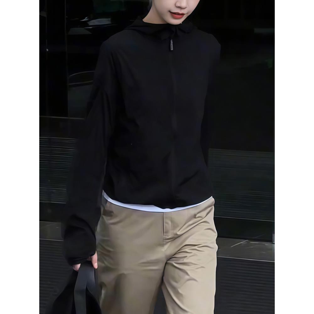 ROUMIKL新款气质百搭显瘦长袖打底衫卫衣女秋小众黑色赫本风连帽