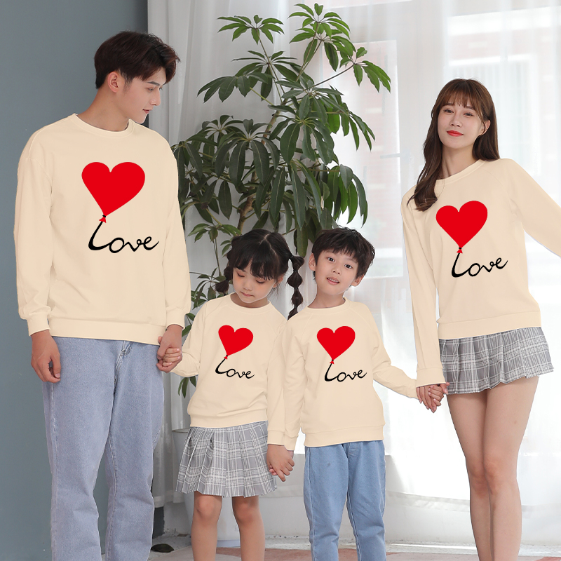 亲子装秋装一家三口四口装休闲长袖母女装定制爱心印花家庭装卫衣