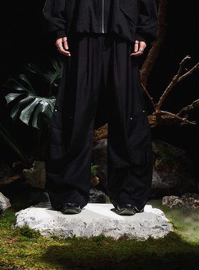 RELABEL 蛹·静谧 弯刀剪裁打褶立体褶皱解构西裤