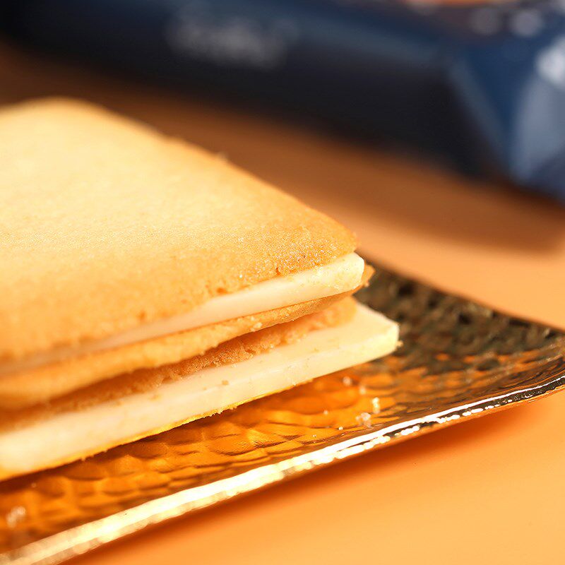 白色童话饼干原味抹茶味白巧克力夹心曲奇饼干代可可脂休闲零食品