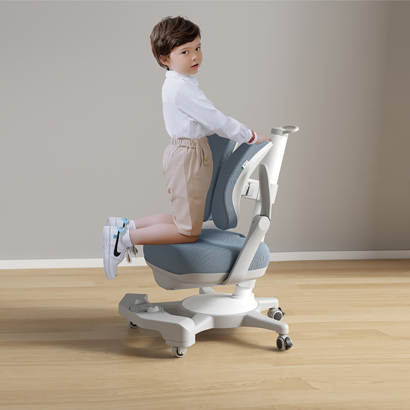 法国silux新品儿童学习写字椅子 小学生可升降坐姿矫正可调节座椅