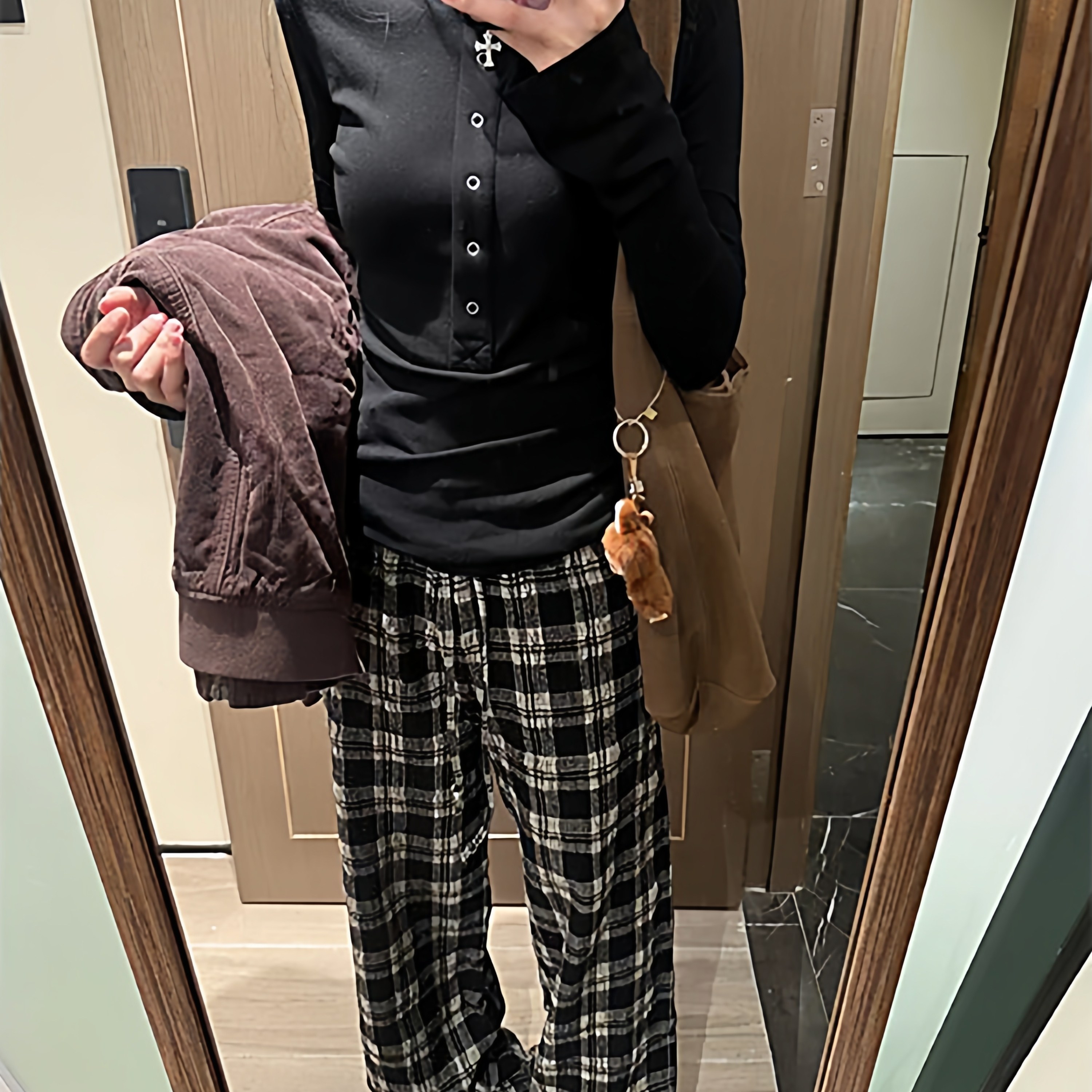 黑色排扣亨利领长袖t恤女春秋2026新款高级感气质打底衫收腰上衣,女装/女士精品,T恤,淘宝优惠券,粉丝福利购,淘宝优惠卷