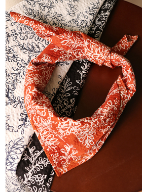 巧珀思｜轻盈纯棉雅致手绘图案和风自留好物精致搭配小方巾20533