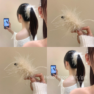冬季白月光~超仙纯欲羽毛香蕉夹女后脑勺扎马尾竖夹毛毛抓夹发饰