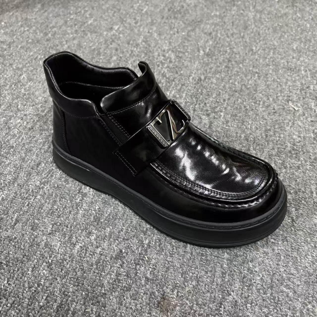鞋子男2025新品纯皮休闲男鞋时尚潮流百搭高级感帅气范酷商务皮鞋