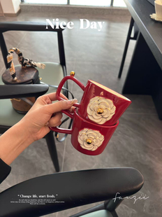 复古轻奢浮雕山茶花马克杯咖啡杯高颜值女生礼物陶瓷杯子马克杯