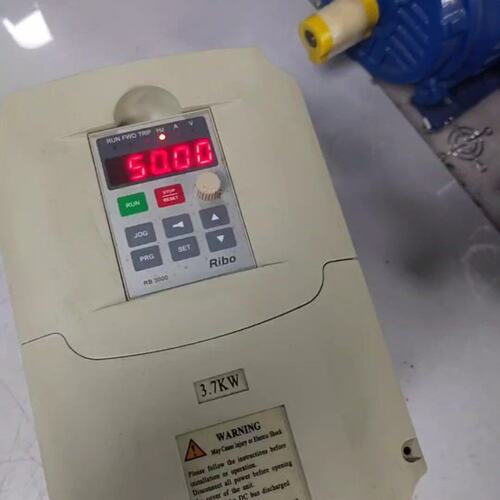 可维修日博变频器3.7KW，RB3000-3R7-GB-3，成色如议价
