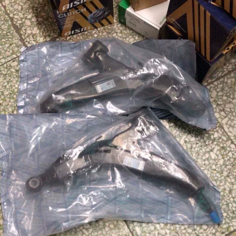 可维修爱信皇冠锐志前下摆臂 上下摆臂 下球头 摆臂大胶套议价