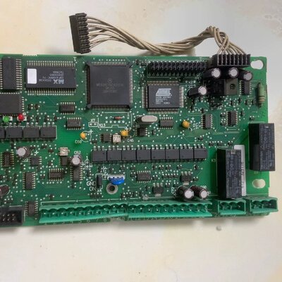 议价VACON变频器主板PC00061B板子有磕碰