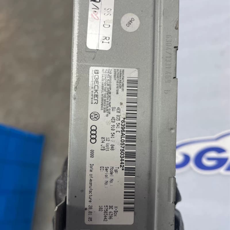 奥迪A8D2主机,原装拆车件,型号WAUZZZ4D53N【议价】