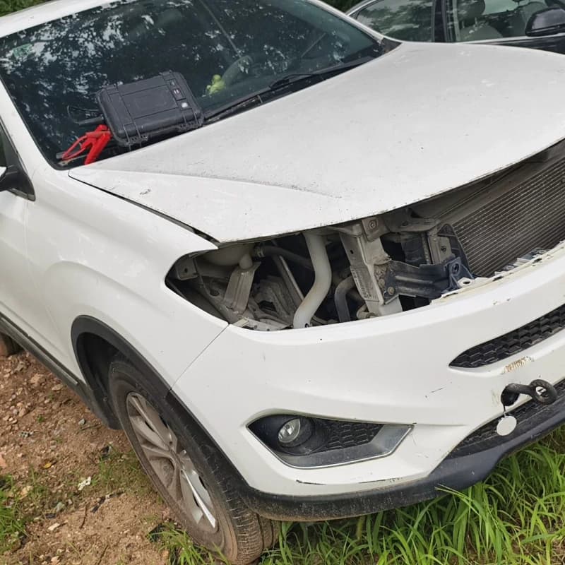 奇瑞瑞虎5拆车件,白色SUV,2.0手动,成色还可以,有点使【议价