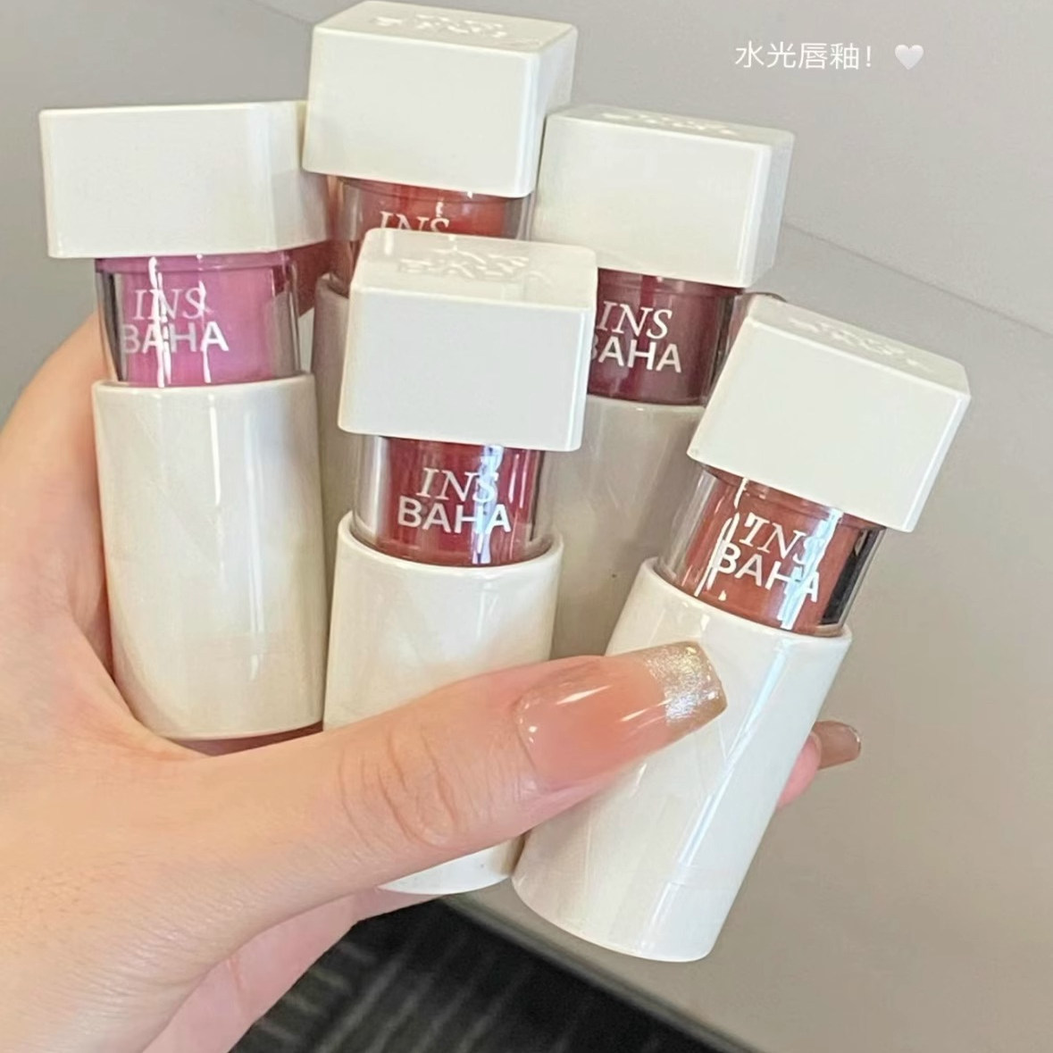 原色波塔解放水光hellokitty联名唇釉01躁动琥珀镜面水光唇釉