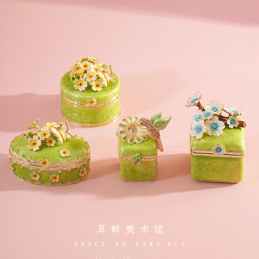 A樱花蝴蝶珐琅首饰盒戒指盒