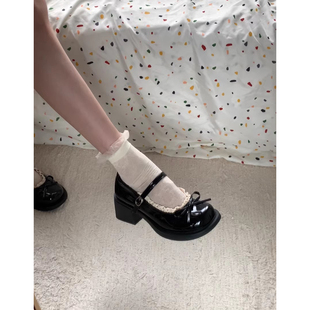 玛丽珍小皮鞋女2026新款春夏季配裙子的粗跟蝴蝶结中跟百搭高级感