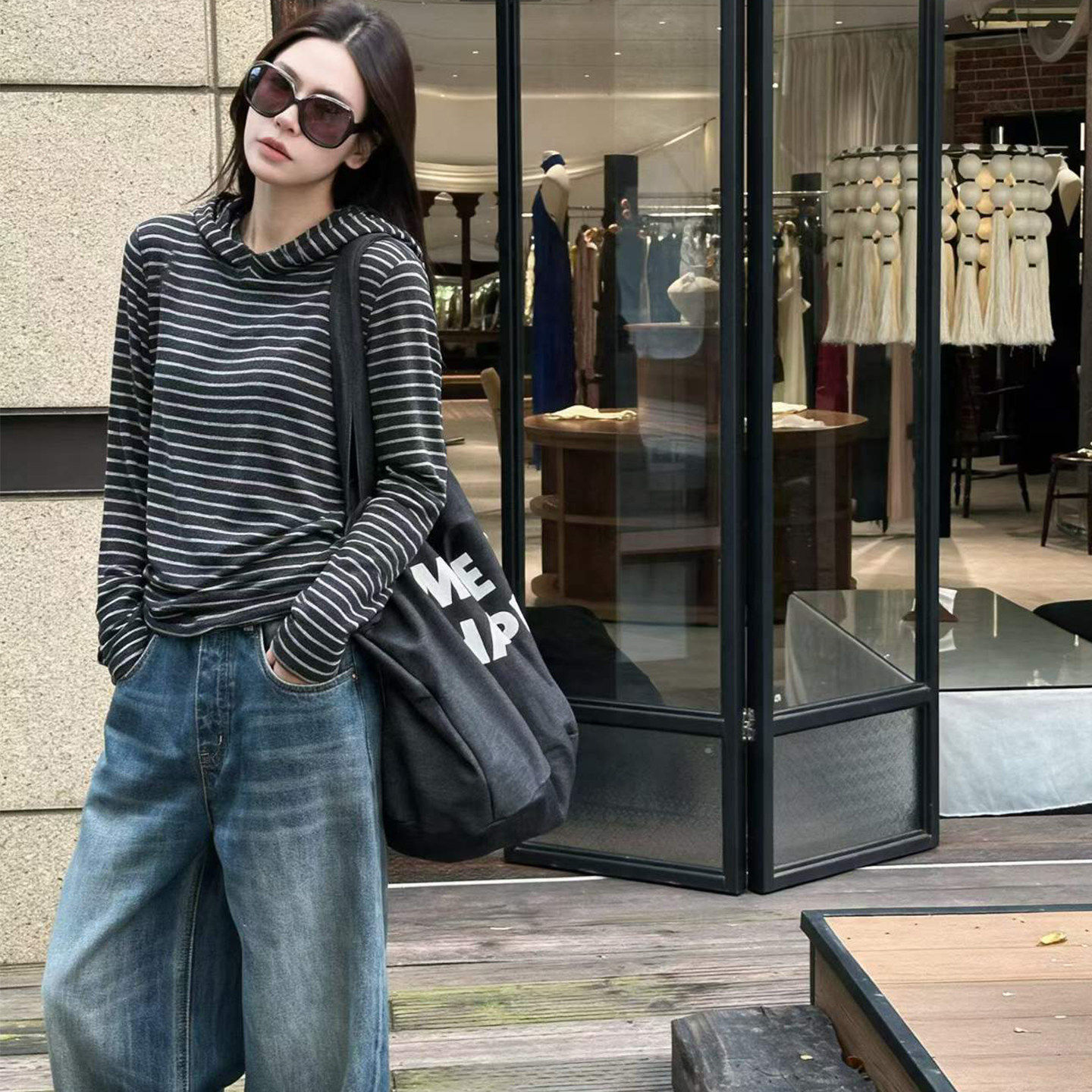 欧货南油2026秋冬复古灰条纹连帽上衣女软糯弹力休闲显瘦长袖帽衫