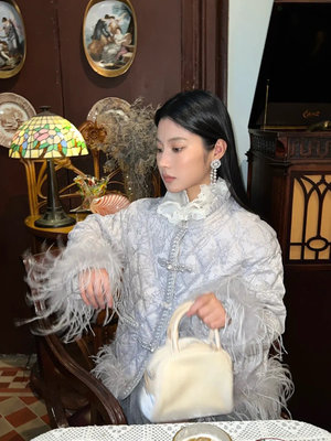 星妍德琳千金驼鸟毛装饰银灰色中式改良羽绒服秋冬新款