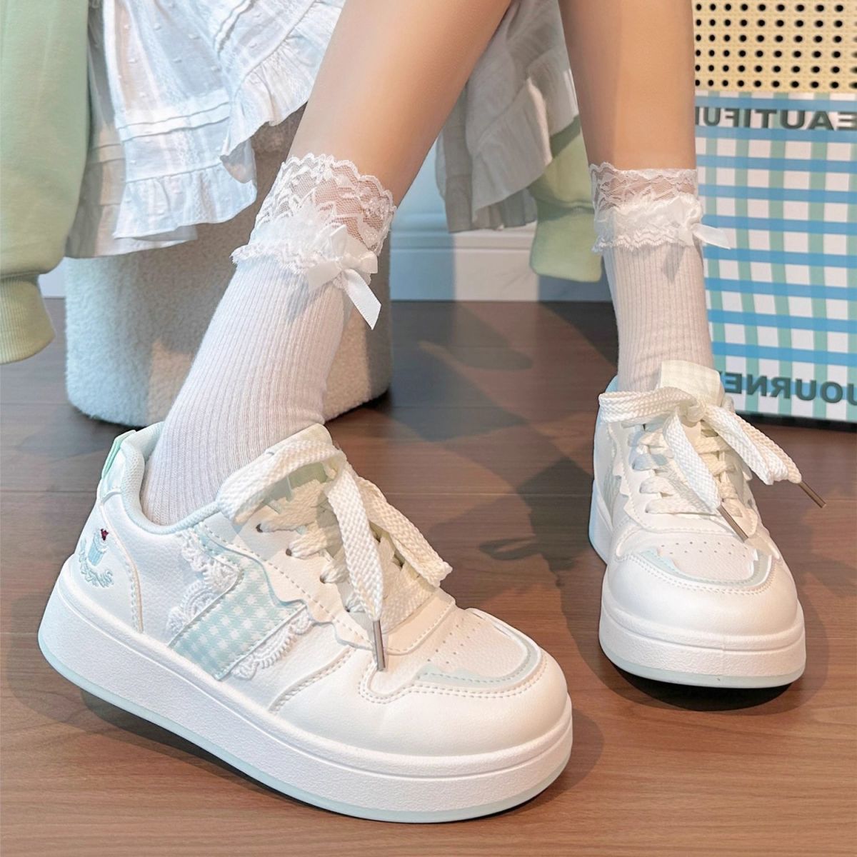 蕾丝格子小白鞋女2026夏