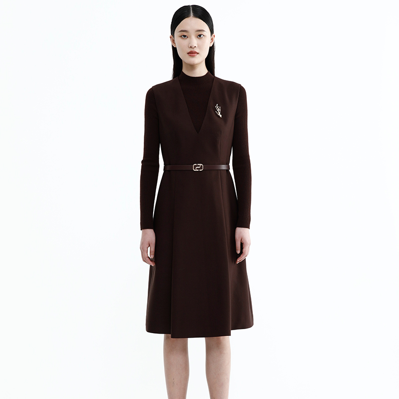 连衣裙戴布拉芬通勤风