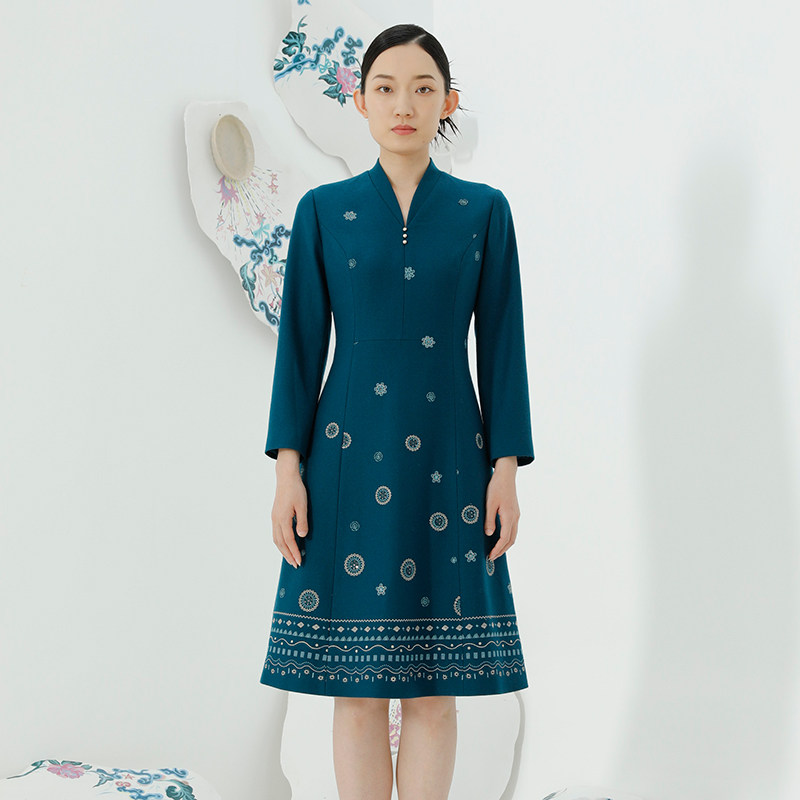 戴布拉芬品牌新款冬季时尚绣花大气保暖显瘦中长款气质连衣裙女,女装/女士精品,连衣裙,淘宝优惠券,粉丝福利购,淘宝优惠卷