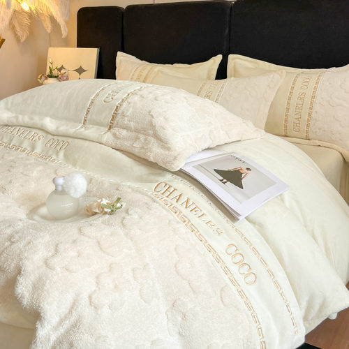 小红书推荐雕花绒牛奶绒四件套