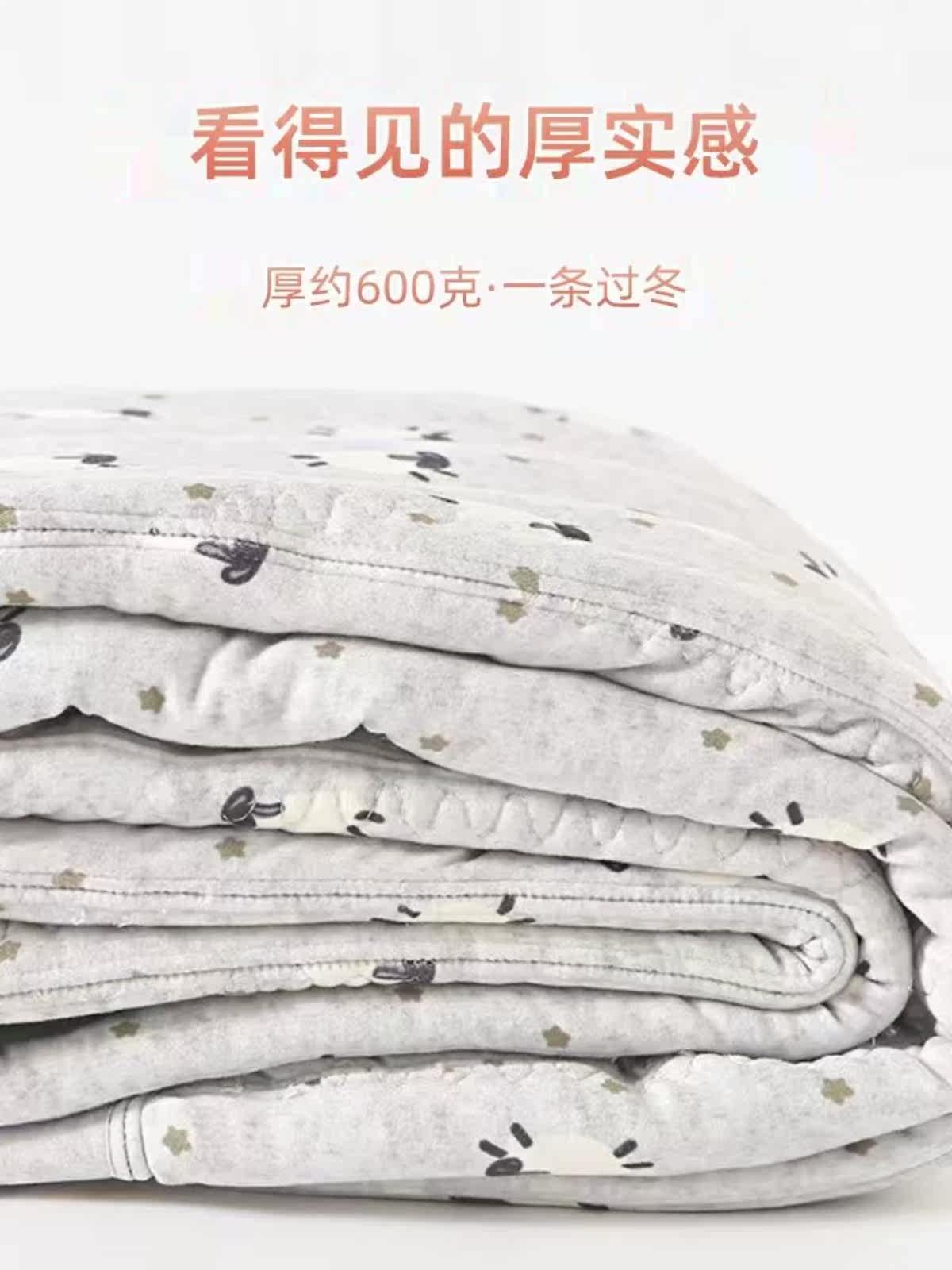 COTTON PANTS ARE WORN BY WOMEN IN WINTER AND THEY ARE DRESSED IN WINTER THICK AND THIN LEGGINGS AND THE NORTHEAST HIGH-WAISTED EXTRA-THICK WARM PANTS ARE FASHIONABLE AND SLIM