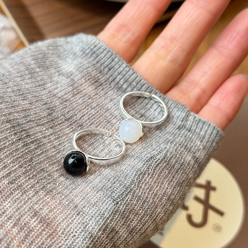 925纯银白玉髓黑玛瑙戒指女亮银
