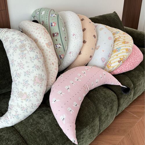 月牙枕抱枕幼儿园宝宝安