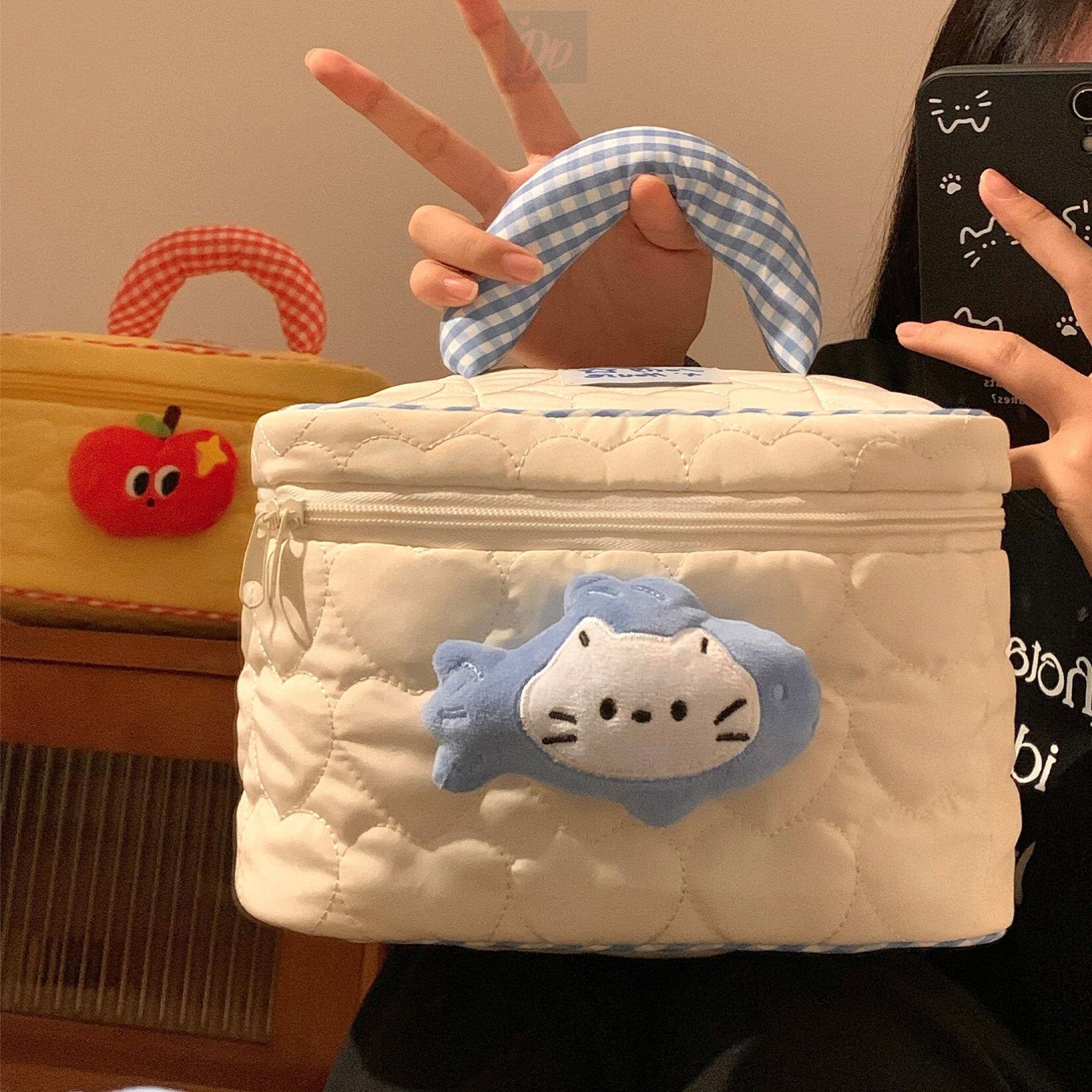 可爱手提苹果猫咪化妆包女便携大容量分区护肤品洗漱袋旅行收纳包