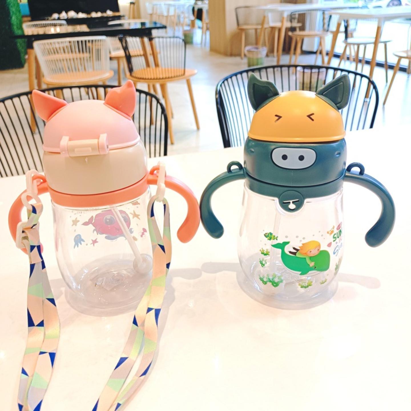 幼儿园小孩饮水杯宝宝手柄背带两用吸管杯儿童水壶幼儿园水杯便携