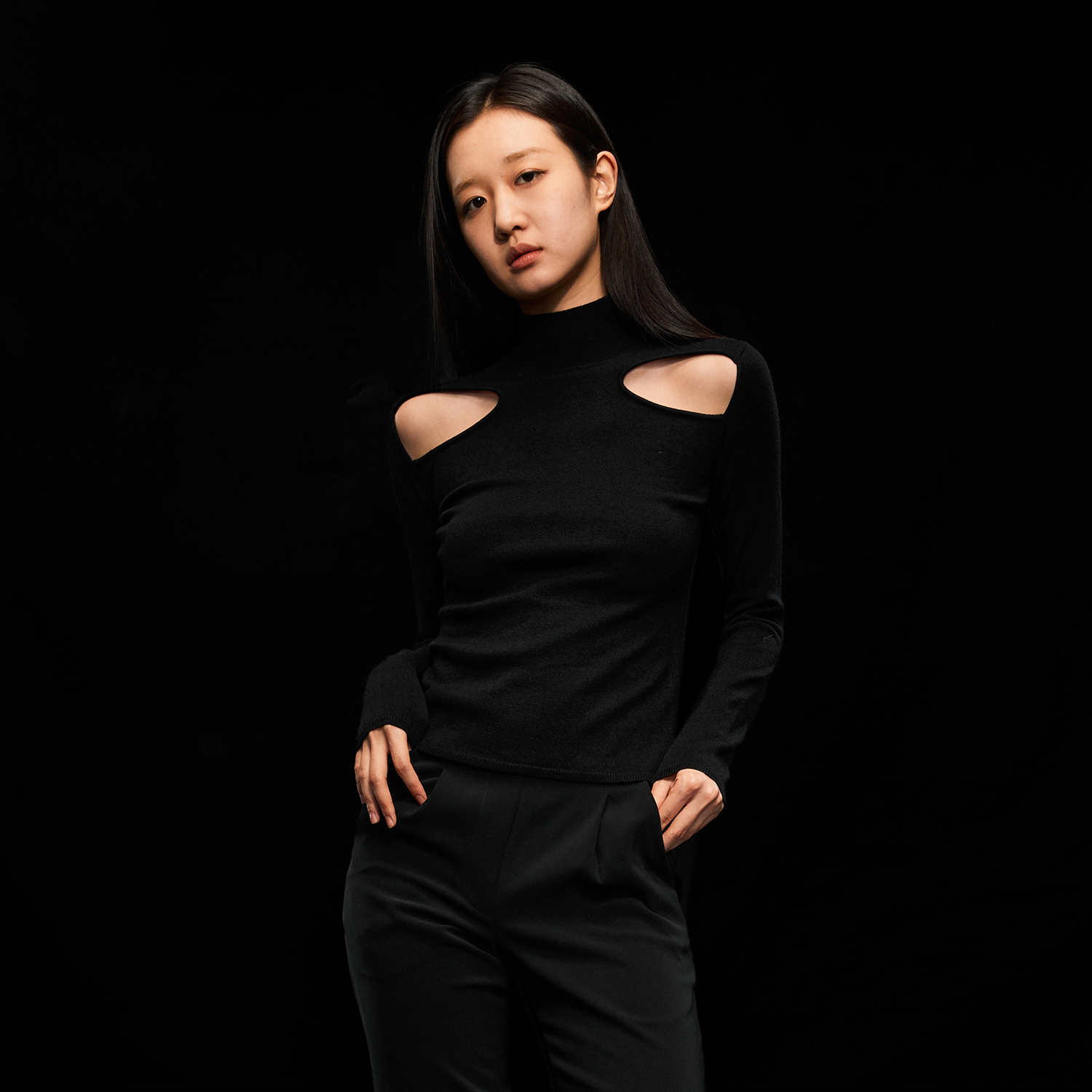 UNAWARES肩位镂空设计针织毛衣