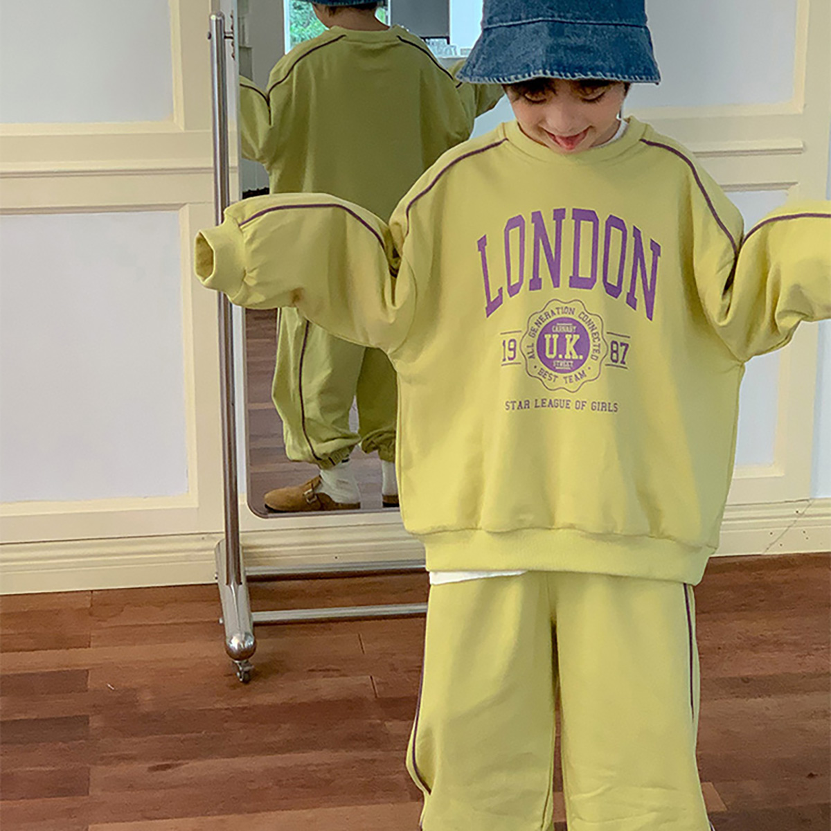 虾酱麻麻黄色字母卫衣套装