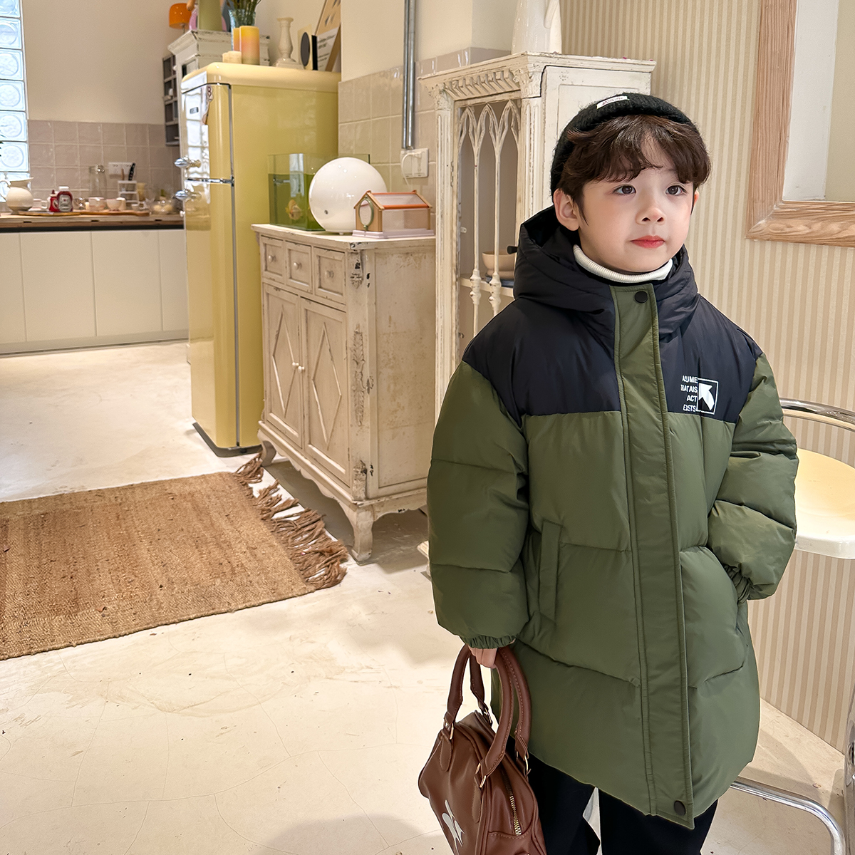 虾酱麻麻童装拼色羽绒服