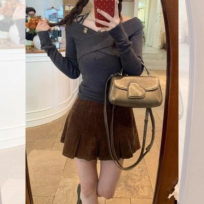 法式气质灰色一字肩针织打底衫女秋冬不规则毛衣内搭独特漂亮上衣