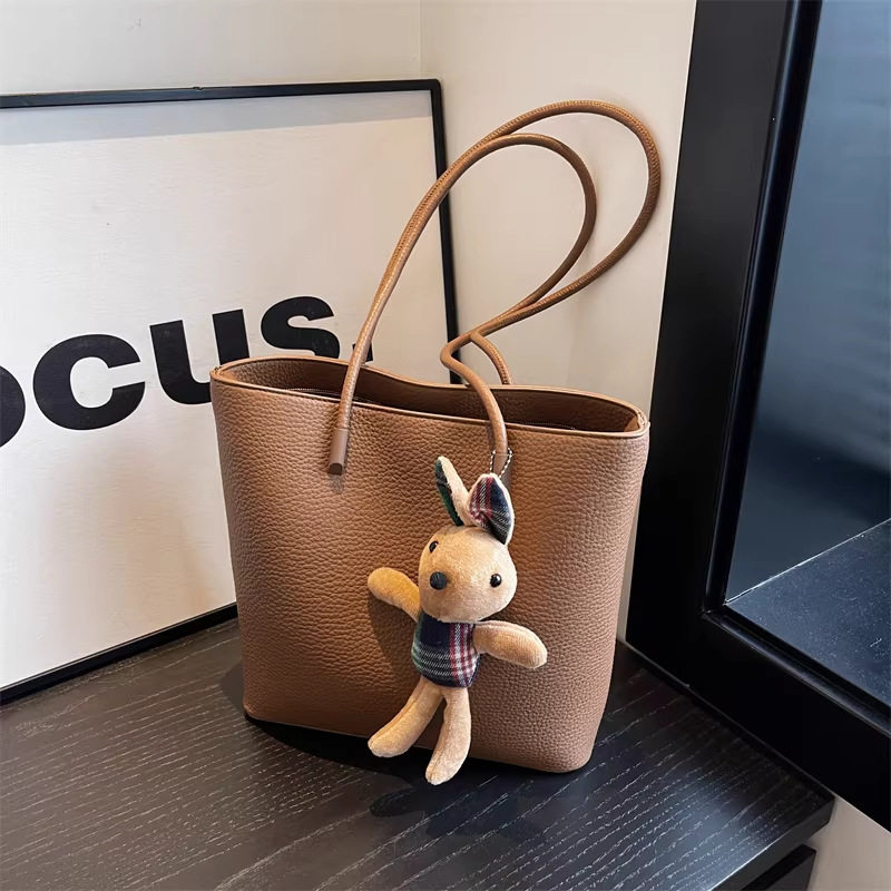 纯色流行2025夏季潮流时尚单肩简约斜跨休闲通勤水桶包通用款女包,箱包皮具/热销女包/男包,通用款女包,淘宝优惠券,粉丝福利购,淘宝优惠卷