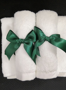 卫浴白色毛巾展厅瓷砖店房间装饰