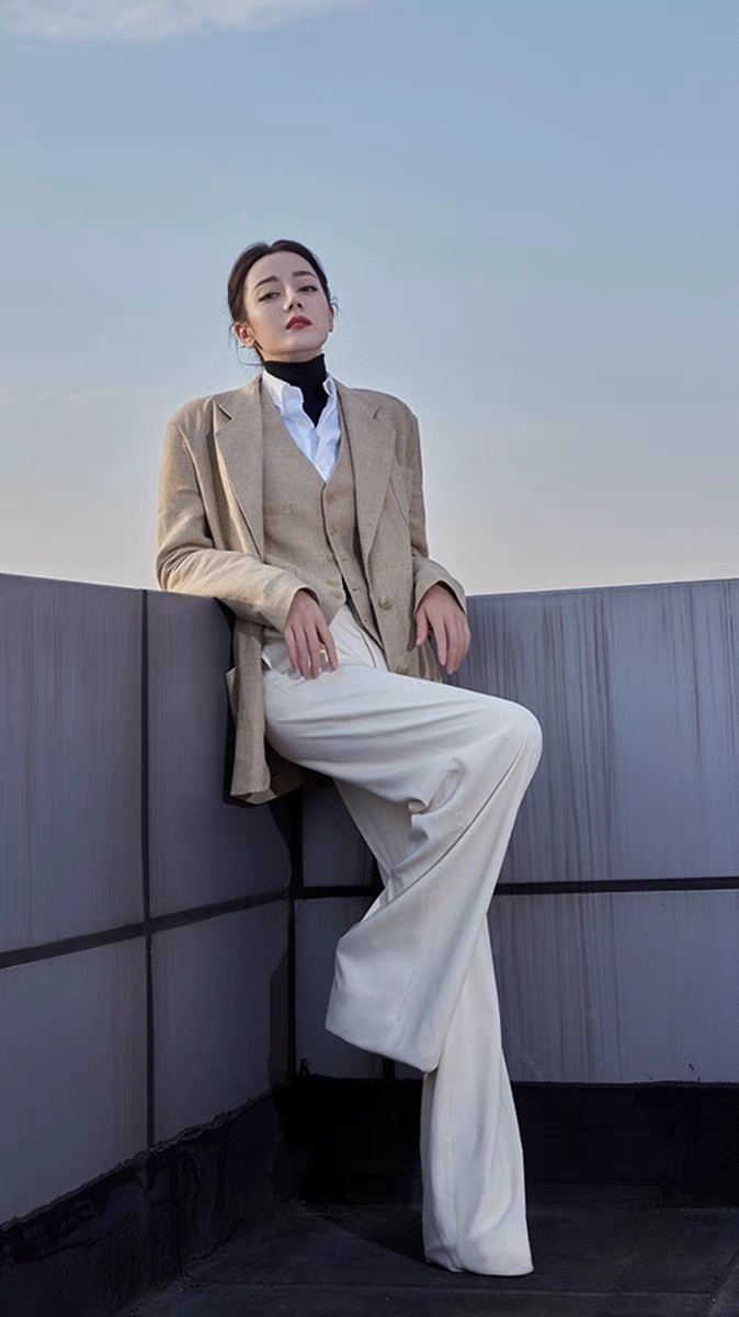 迪丽热巴明星同款素色西装外套女高腰阔腿裤马甲三件套西服套装