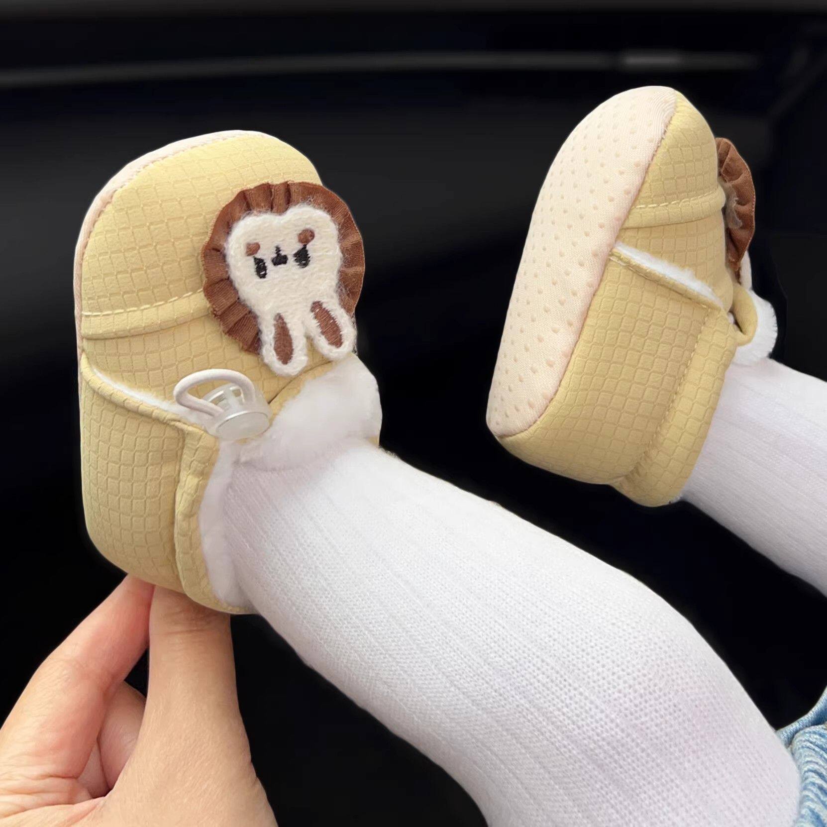 婴儿脚套新生睡觉护脚0-1