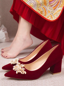 新娘主婚鞋不累脚粗跟女2023新款妈妈低跟婚宴鞋红色订婚高跟单鞋
