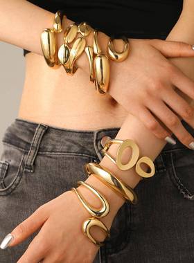 Geometric wide-face alloy smooth open bracelet choker girl