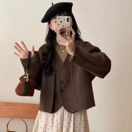 时尚双面呢通勤UVPU2025年冬季新款杏色毛呢外套小个子v领假俩件